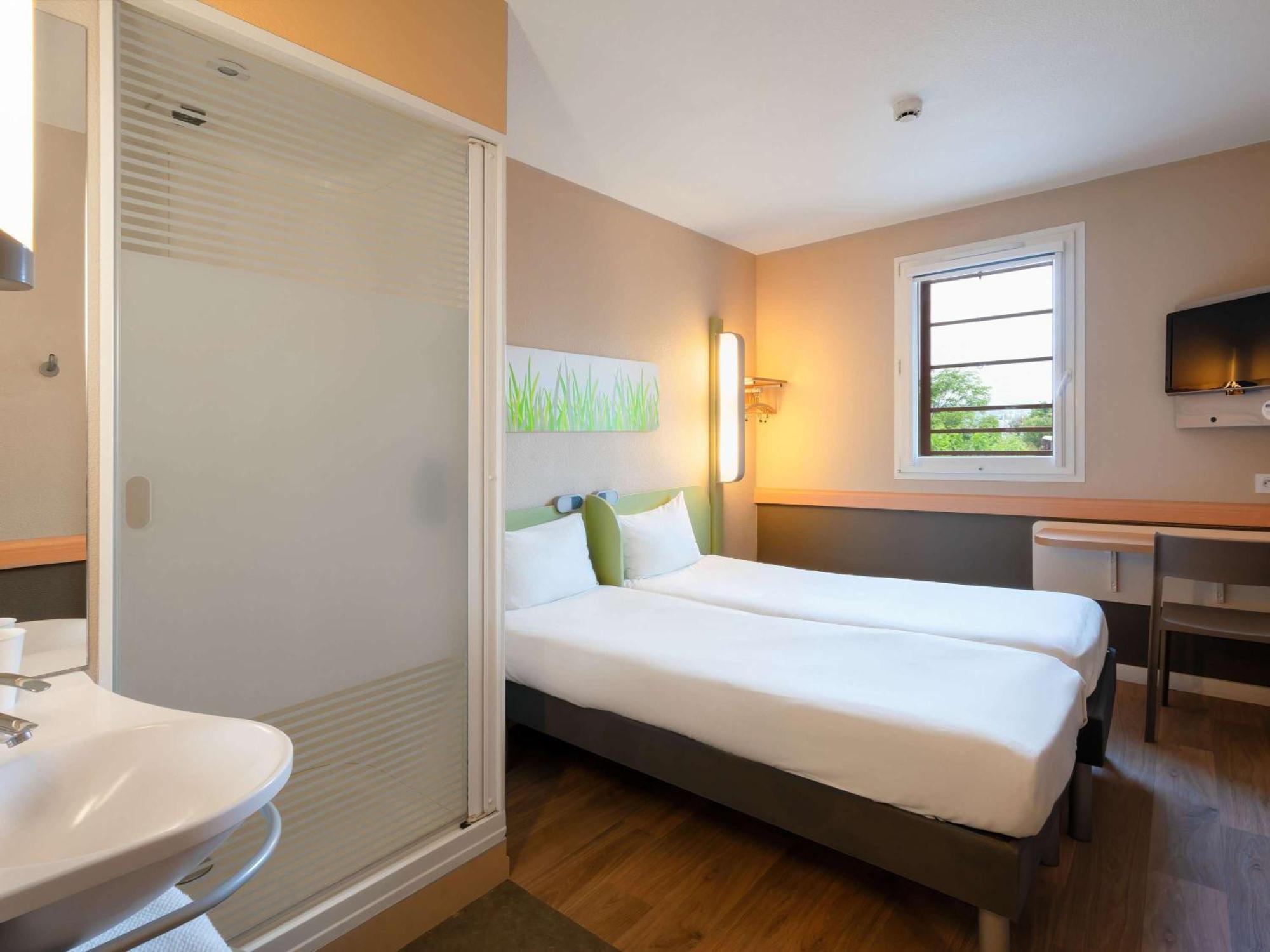 Ibis Budget Manosque Cadarache Exterior photo