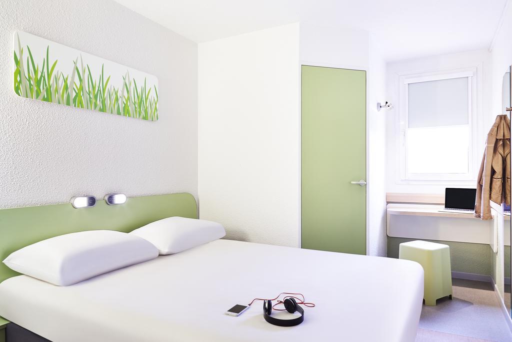 Ibis Budget Manosque Cadarache Exterior photo
